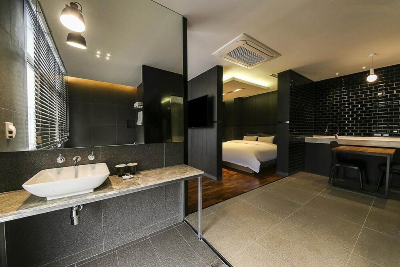 Yeoubi Hotel Ilsan Ni Exterior foto